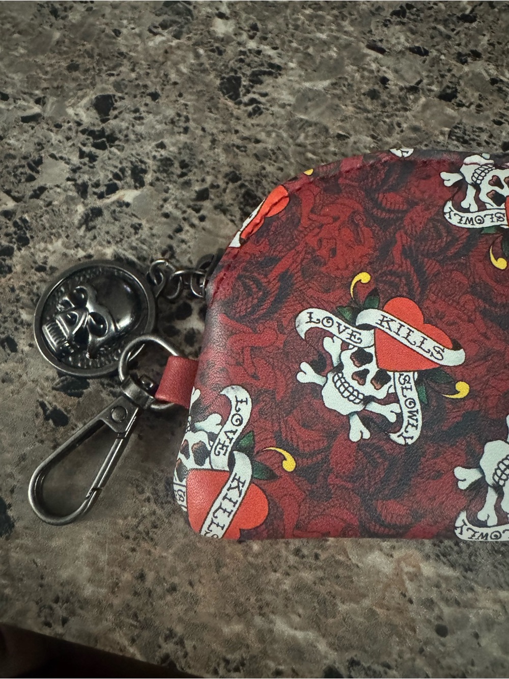 Ed Hardy Red Skull Coin Pouch with Key Clip - Picture 4 of 5